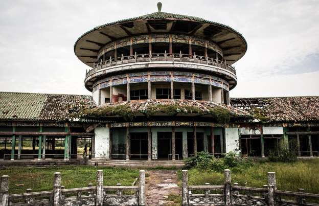 Gbadolite, República Democrática do Congo - Palácio de Bambu