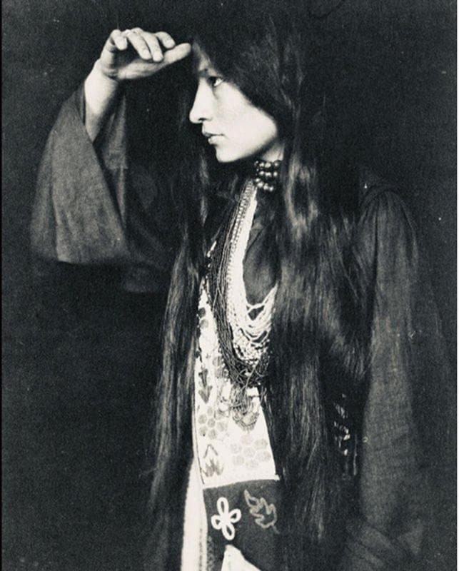 Zitkala Sa, 1898