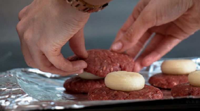 Adding Cheese To Burgers