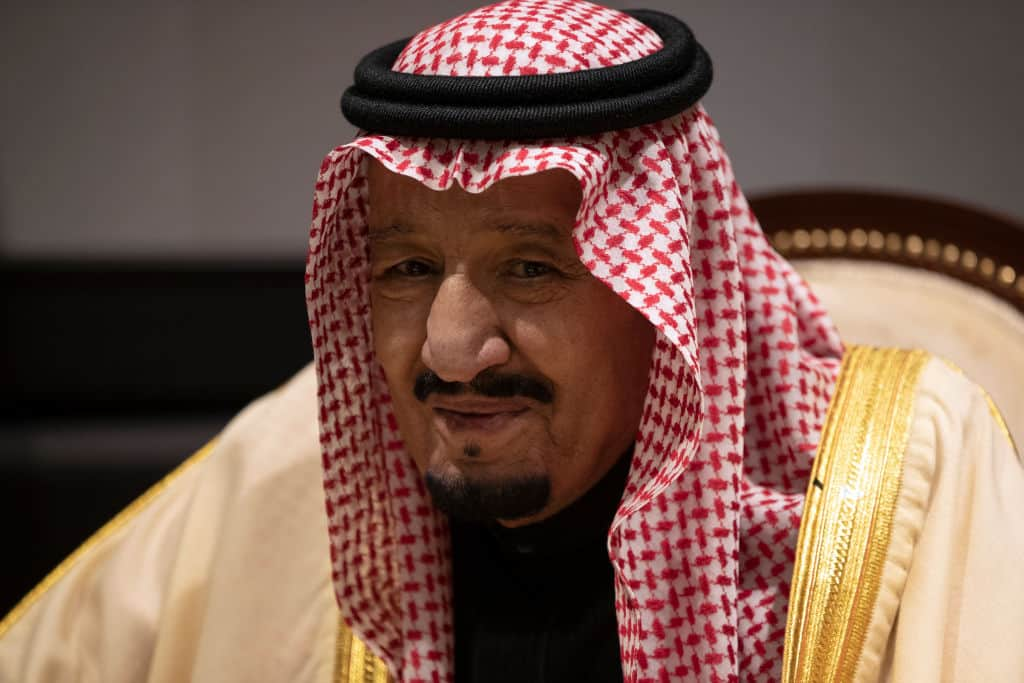 Salman bin Abdulaziz Diminui A Burocracia