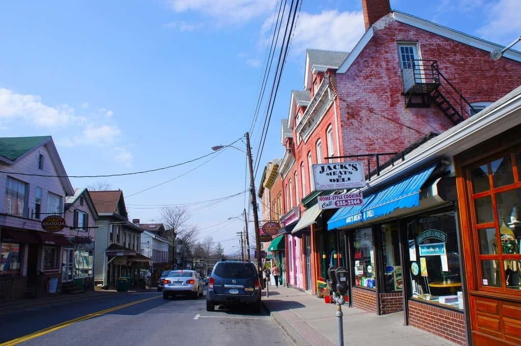 Old Fashioned Town Of New Paltz