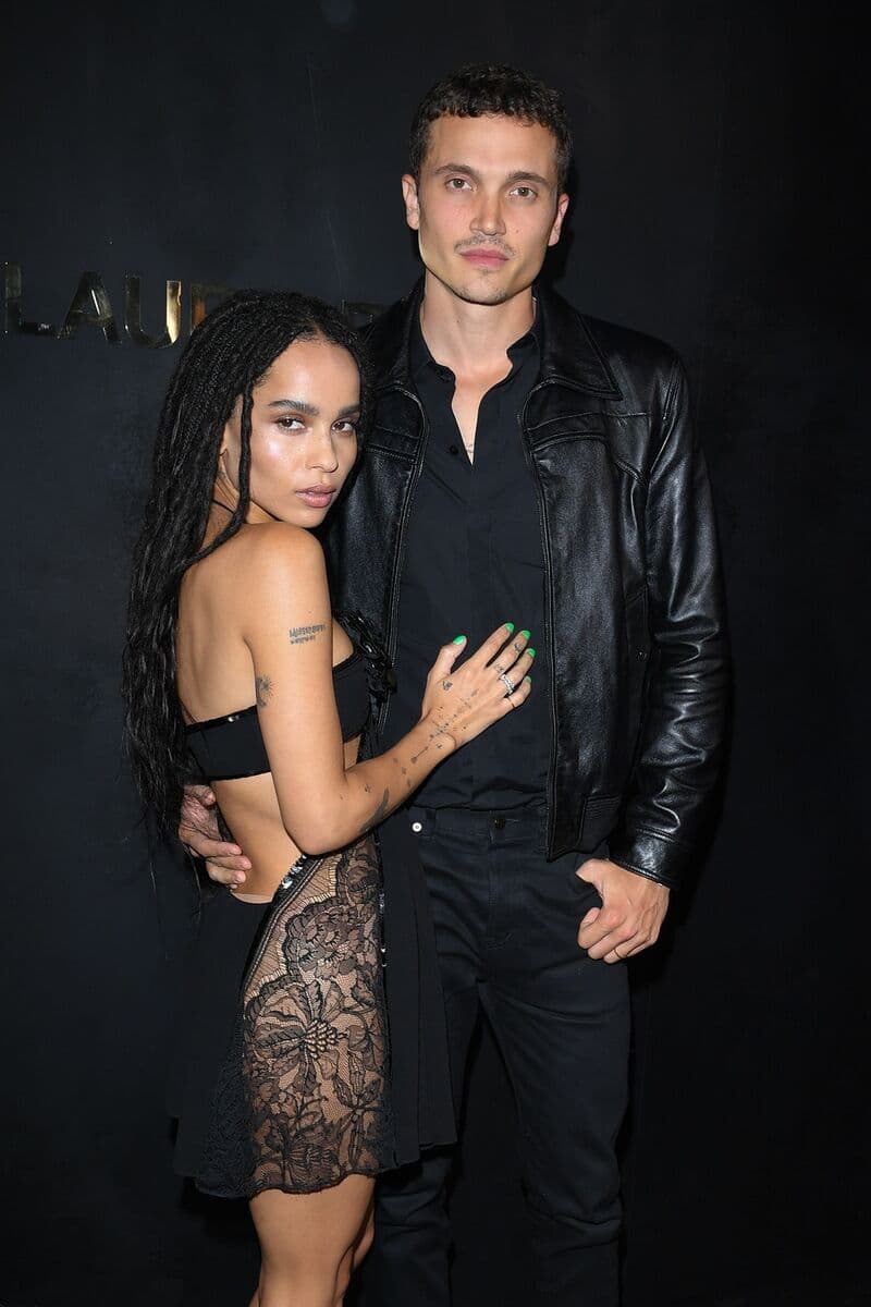 Zoë Kravitz 5’2”