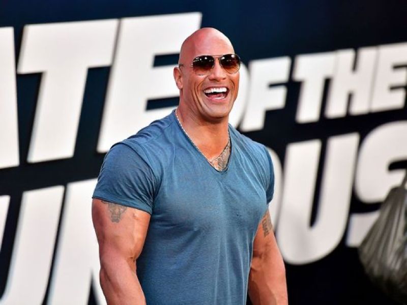 Dwayne Johnson (6'5")