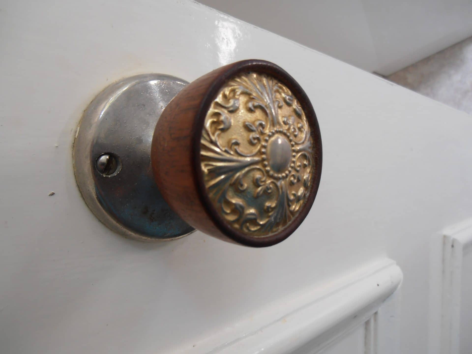 Why Brass Is Used For Doorknobs