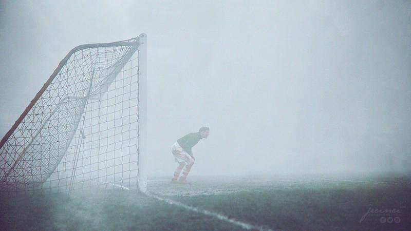 Arsenal Goalie Jack Kelsey On A Very Foggy Day