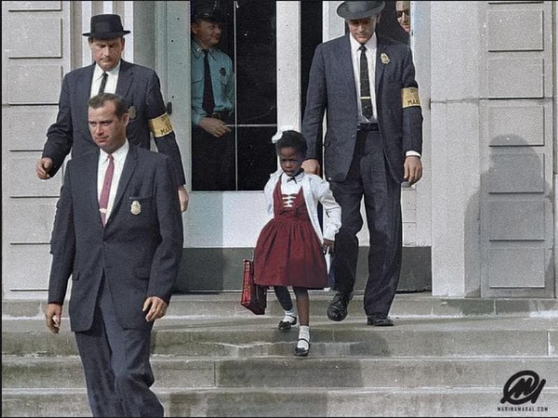 Ruby Bridges Escoltada Hasta El Colegio