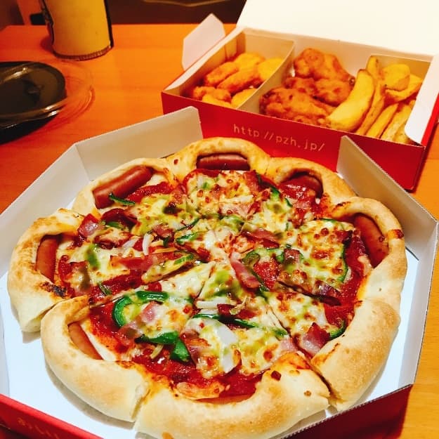 Pizza Hut’s Hot Dog Stuffed Pizza Crust