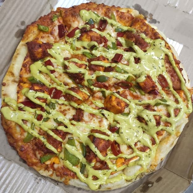 Domino’s Indi Tandoori Paneer Pizza