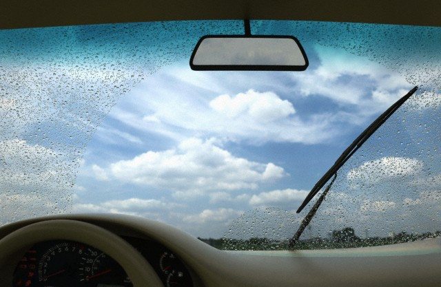 Why You Should Cover The Windshield In The Winter