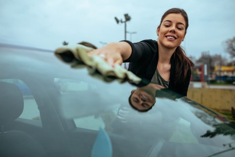 Use Club Soda To Clean Your Windshields