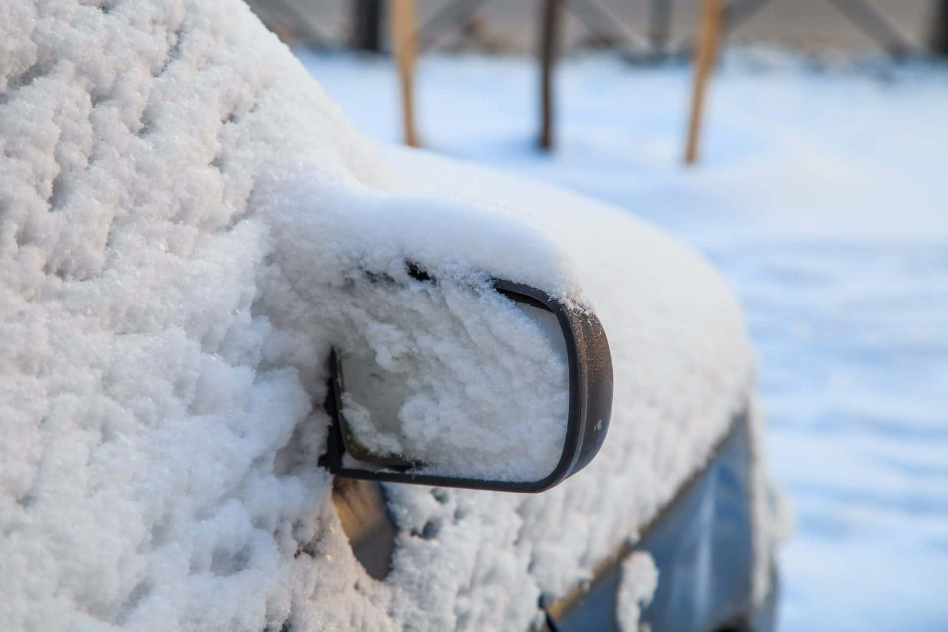 Why You Should Put Ziplocs On The Side Mirrors In The Winter