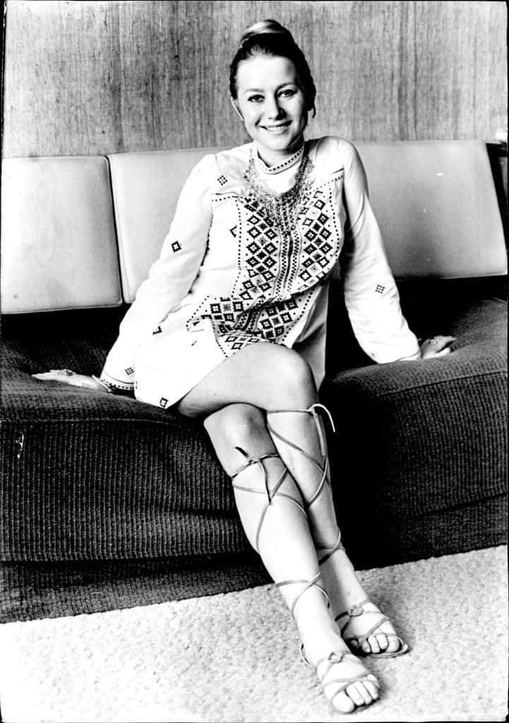 Helen Mirren At Kings Cross Hotel (1968)