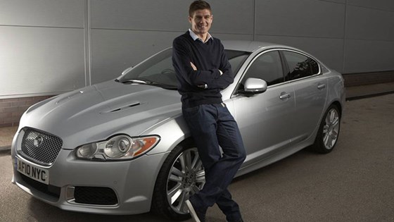 Steven Gerrard Et Sa Jaguar XF