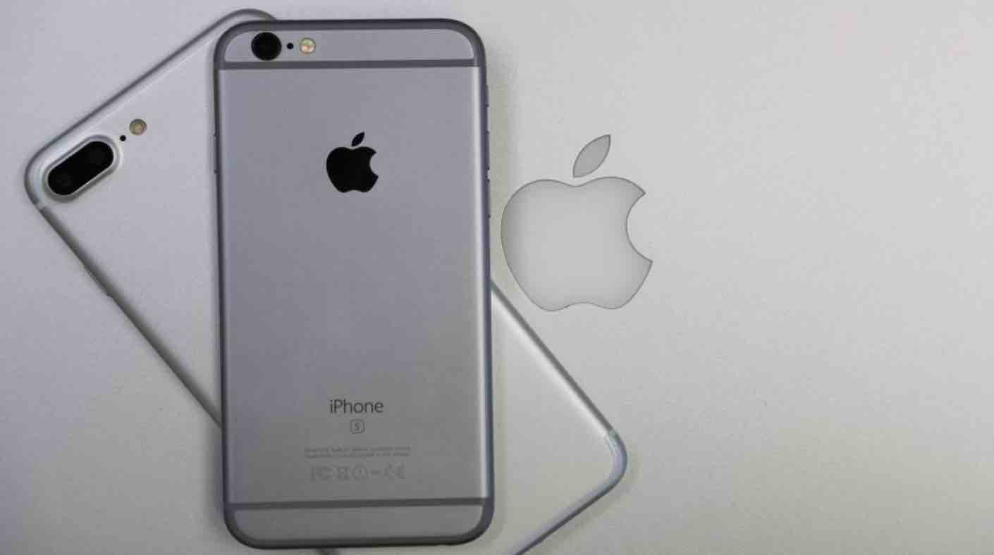 IPhone Camera Hole