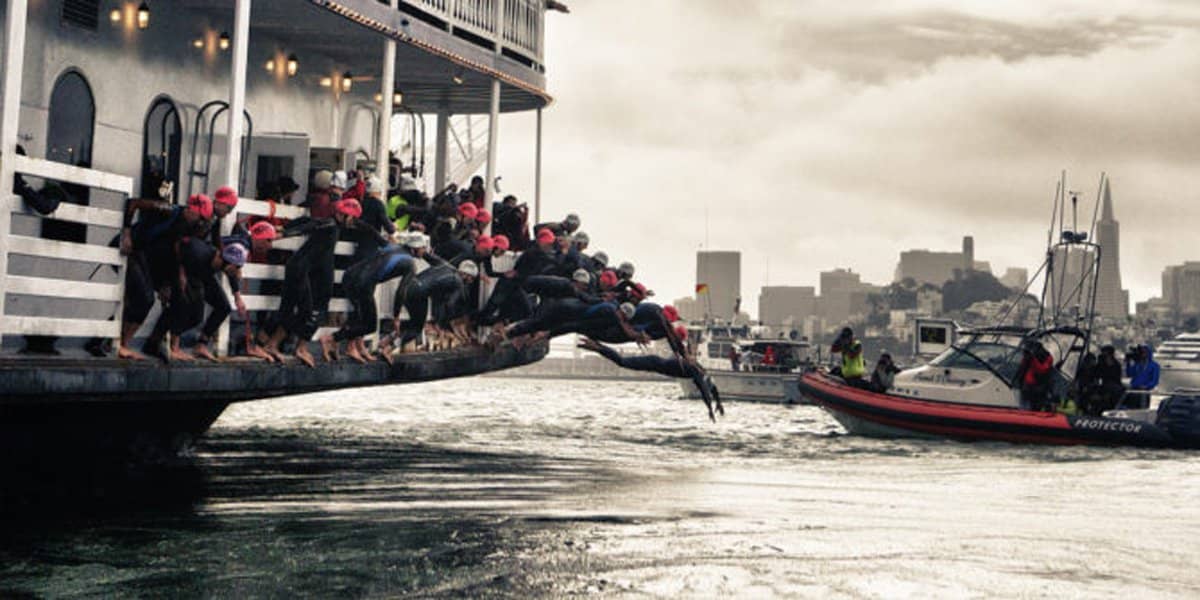 Cada Año, Cientos De Atletas Participan En El Triatlón Escape From Alcatraz