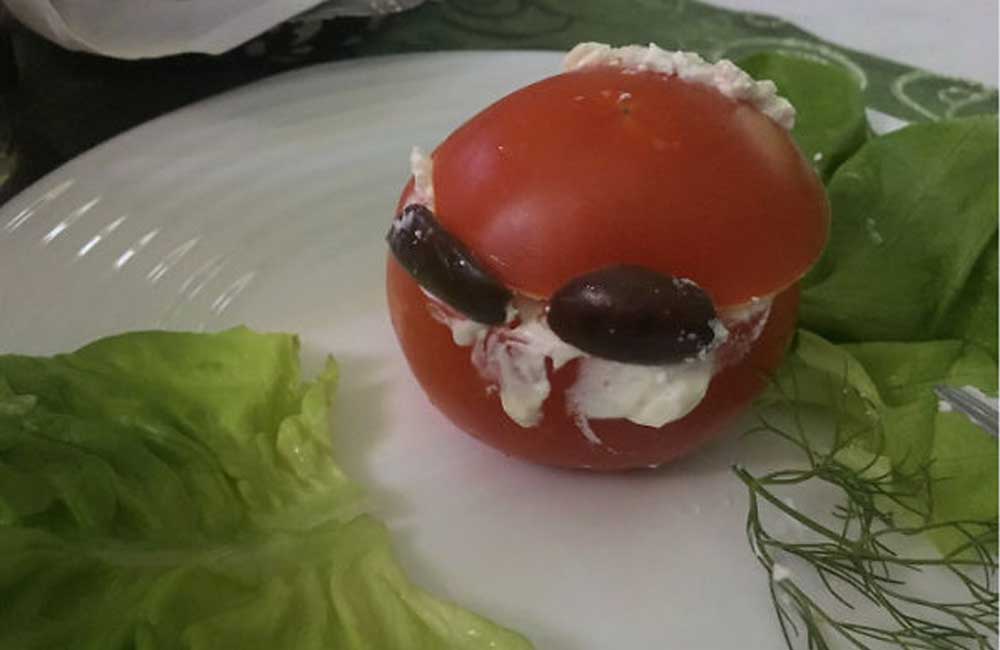 Tomato Salad With Cheese