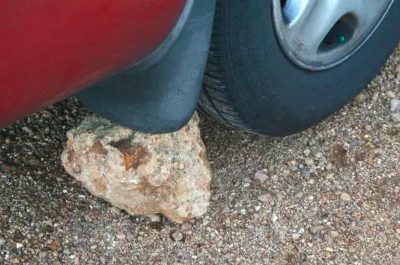 If There Are Rocks On The Driveway