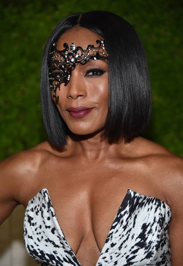 Angela Bassett e il suo elegante caschetto