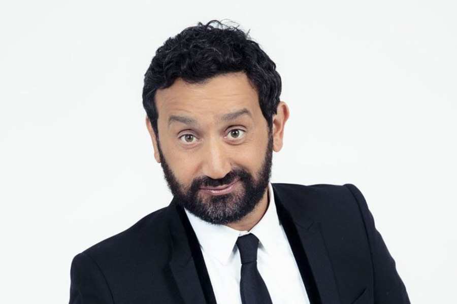 CYRIL HANOUNA – CÉLIBATAIRE