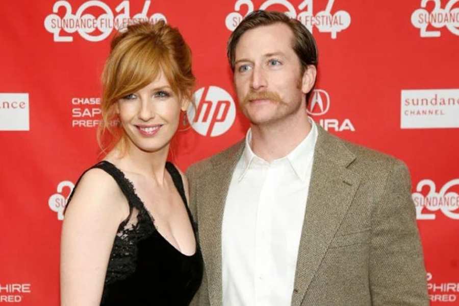 KELLY REILLY ET KYLE BAUGHER