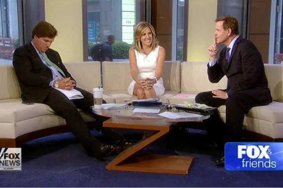 TUCKER CARLSON DORT EN PLEIN DIRECT
